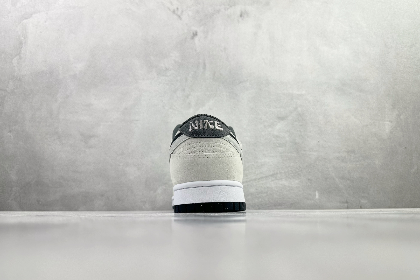 Nike Dunk Low Double Swoosh 白色 HV1800-101-Top High Quatity Cheap Sneakers Fashion Clothing Clothes Bags handbags Shoes of all Brand wholesale With The best Quality And Beautiful Price from China Factory Chinese suppliers wholesaler seller Nike Dunk Low Double Swoosh 白色 HV1800-101