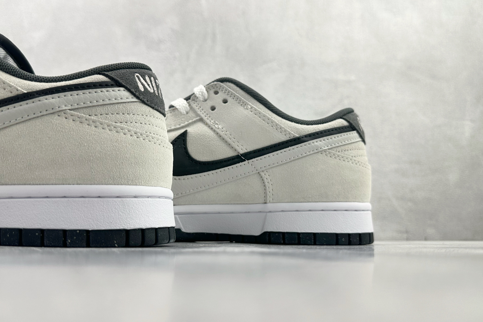 Nike Dunk Low Double Swoosh 白色 HV1800-101-Top High Quatity Cheap Sneakers Fashion Clothing Clothes Bags handbags Shoes of all Brand wholesale With The best Quality And Beautiful Price from China Factory Chinese suppliers wholesaler seller Nike Dunk Low Double Swoosh 白色 HV1800-101
