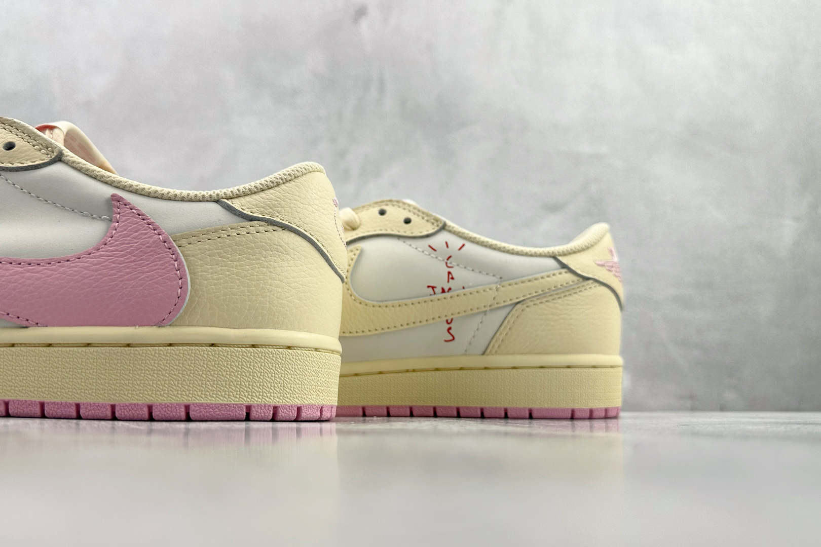 外贸指定认可版本 Travis Scott x Jordan Air Jordan 1 倒钩 柔粉色 IQ7604-100-Top High Quatity Cheap Sneakers Fashion Clothing Clothes Bags handbags Shoes of all Brand wholesale With The best Quality And Beautiful Price from China Factory Chinese suppliers wholesaler seller 外贸指定认可版本 Travis Scott x Jordan Air Jordan 1 倒钩 柔粉色 IQ7604-100