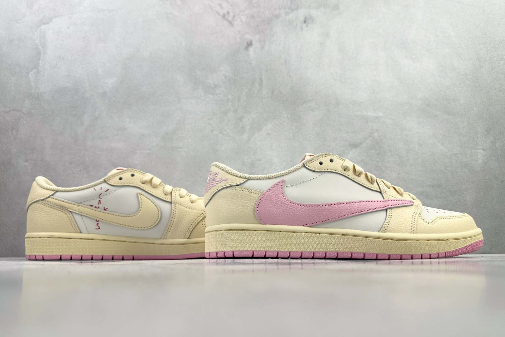 外贸指定认可版本 Travis Scott x Jordan Air Jordan 1 倒钩 柔粉色 IQ7604-100-Top High Quatity Cheap Sneakers Fashion Clothing Clothes Bags handbags Shoes of all Brand wholesale With The best Quality And Beautiful Price from China Factory Chinese suppliers wholesaler seller 外贸指定认可版本 Travis Scott x Jordan Air Jordan 1 倒钩 柔粉色 IQ7604-100