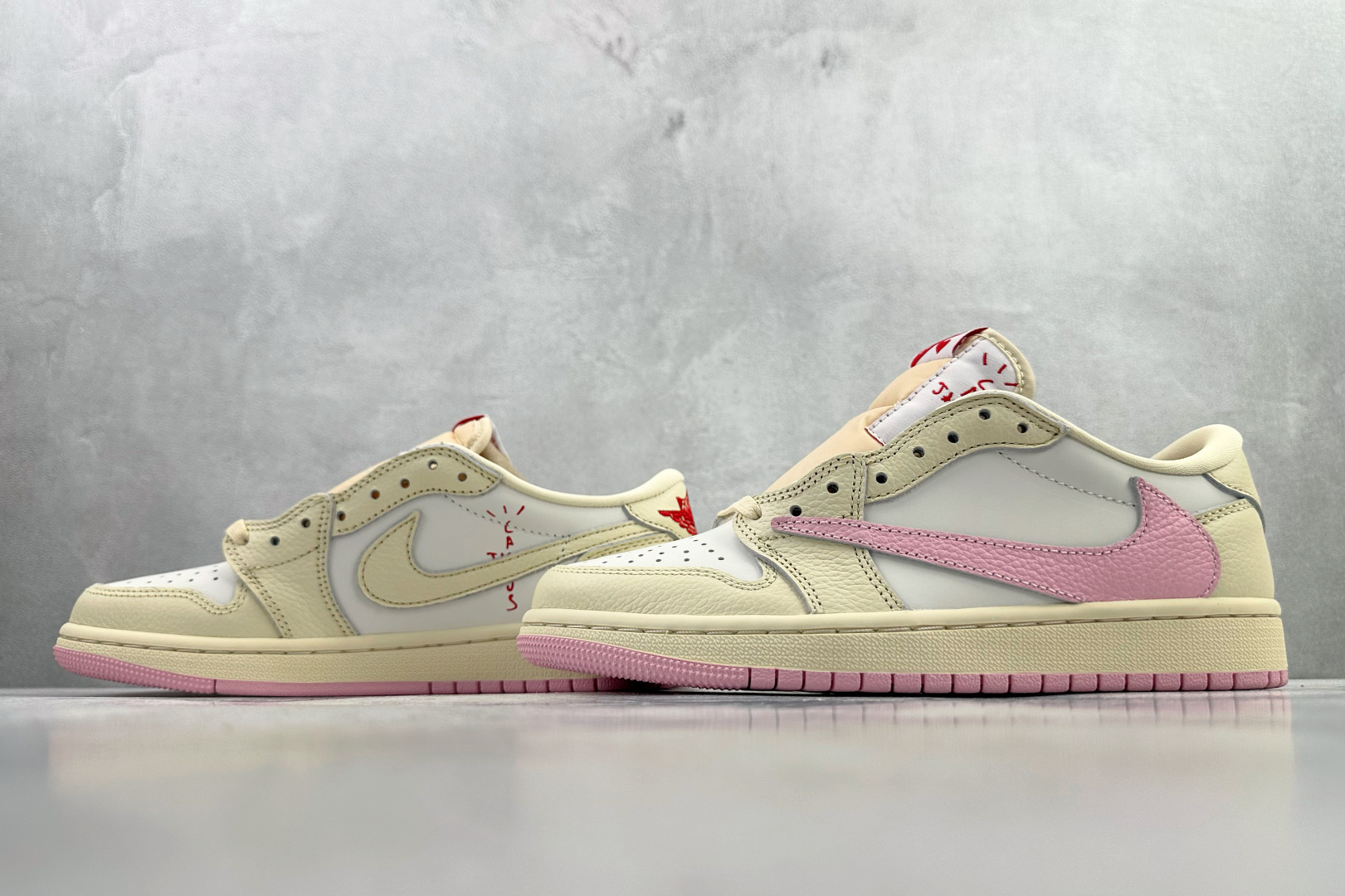 260 Travis Scott x Jordan Air Jordan 1 倒钩 柔粉色 IQ7604-100