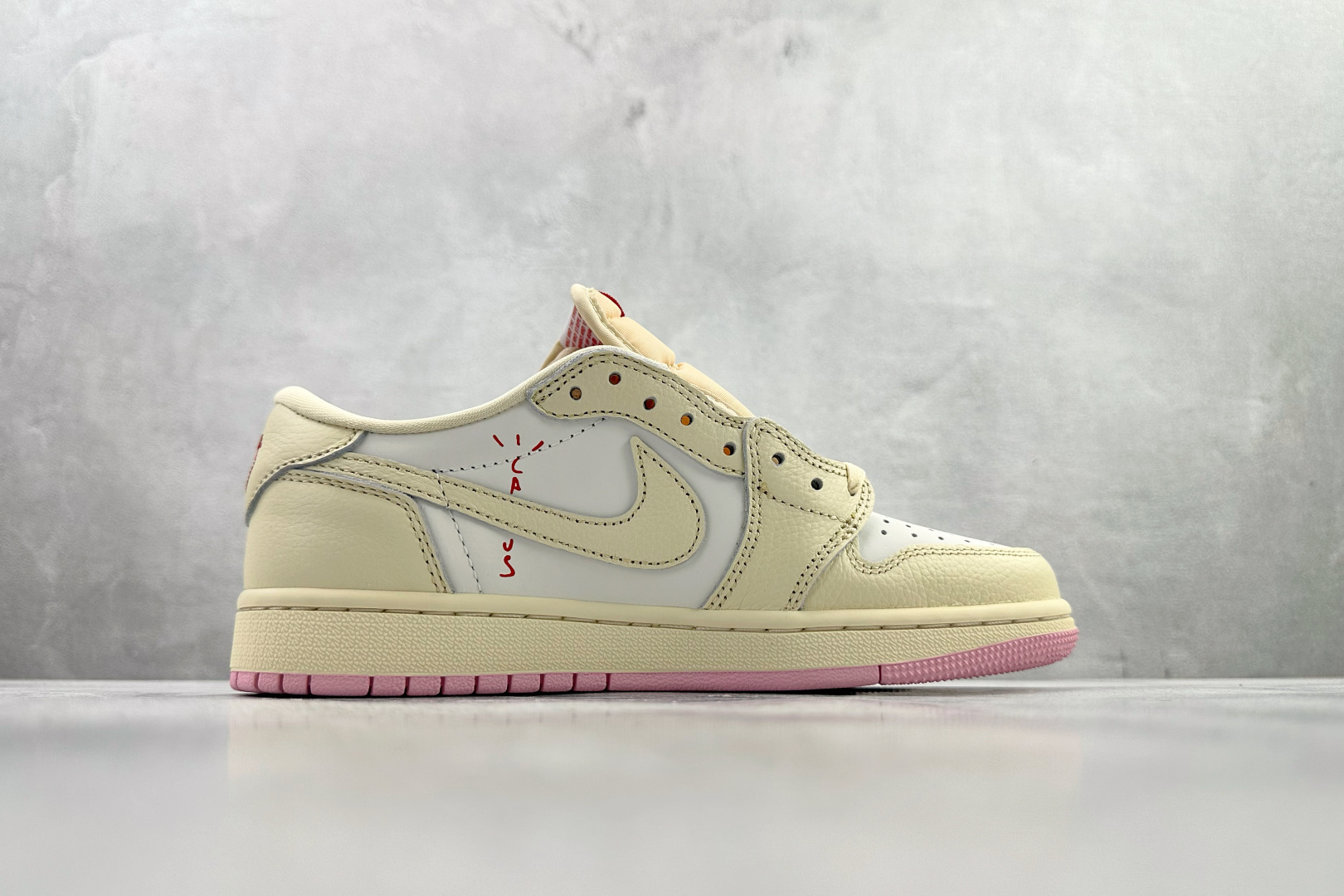 260 Travis Scott x Jordan Air Jordan 1 倒钩 柔粉色 IQ7604-100