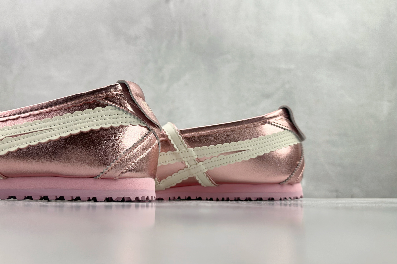 160 渠道特供 Onitsuka Tiger鬼塚虎 MEXICO 66 TGRS 粉色 1182A708-701-Chinese UA Cheap High Quatity Brand Clothes Bags handbags Sneakers wholesale wholesaler seller from China Factory suppliers Fashion Clothing Shoes best Quality Beautiful Price 160 渠道特供 Onitsuka Tiger鬼塚虎 MEXICO 66 TGRS 粉色 1182A708-701