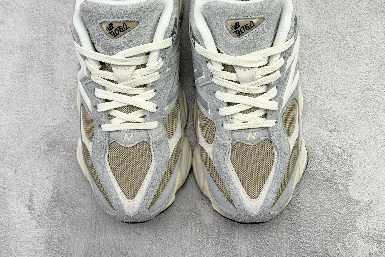 大厂出品 New Balance NB 9060 灰色 U9060440 大厂出品 New Balance NB 9060 灰色 U9060440