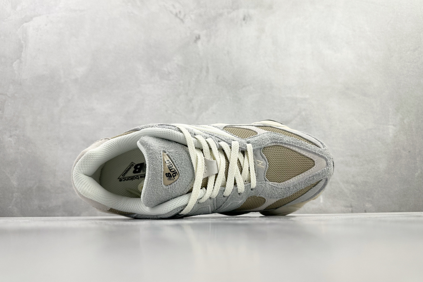 大厂出品 New Balance NB 9060 灰色 U9060440 大厂出品 New Balance NB 9060 灰色 U9060440