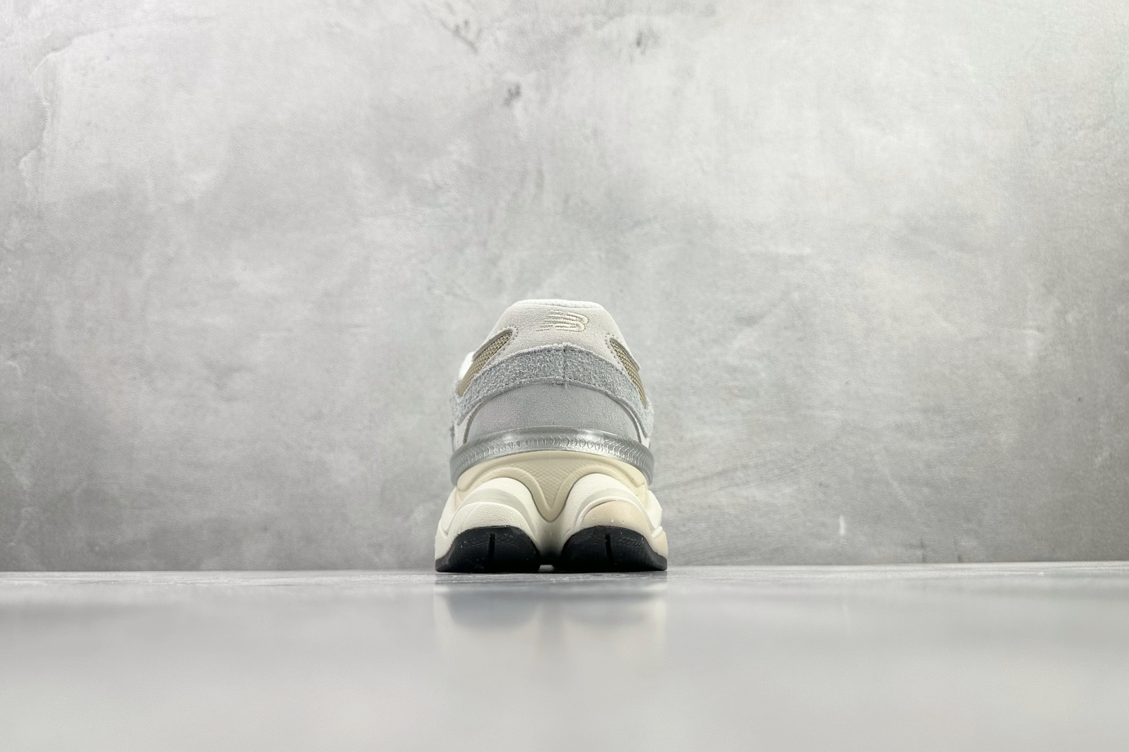 大厂出品 New Balance NB 9060 灰色 U9060440 大厂出品 New Balance NB 9060 灰色 U9060440