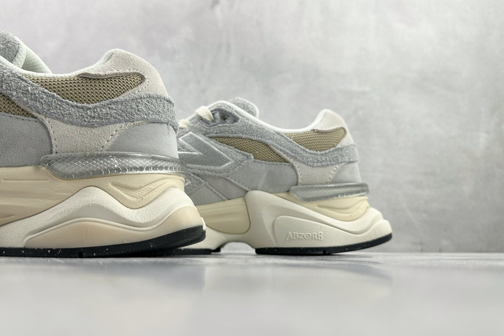 大厂出品 New Balance NB 9060 灰色 U9060440 大厂出品 New Balance NB 9060 灰色 U9060440