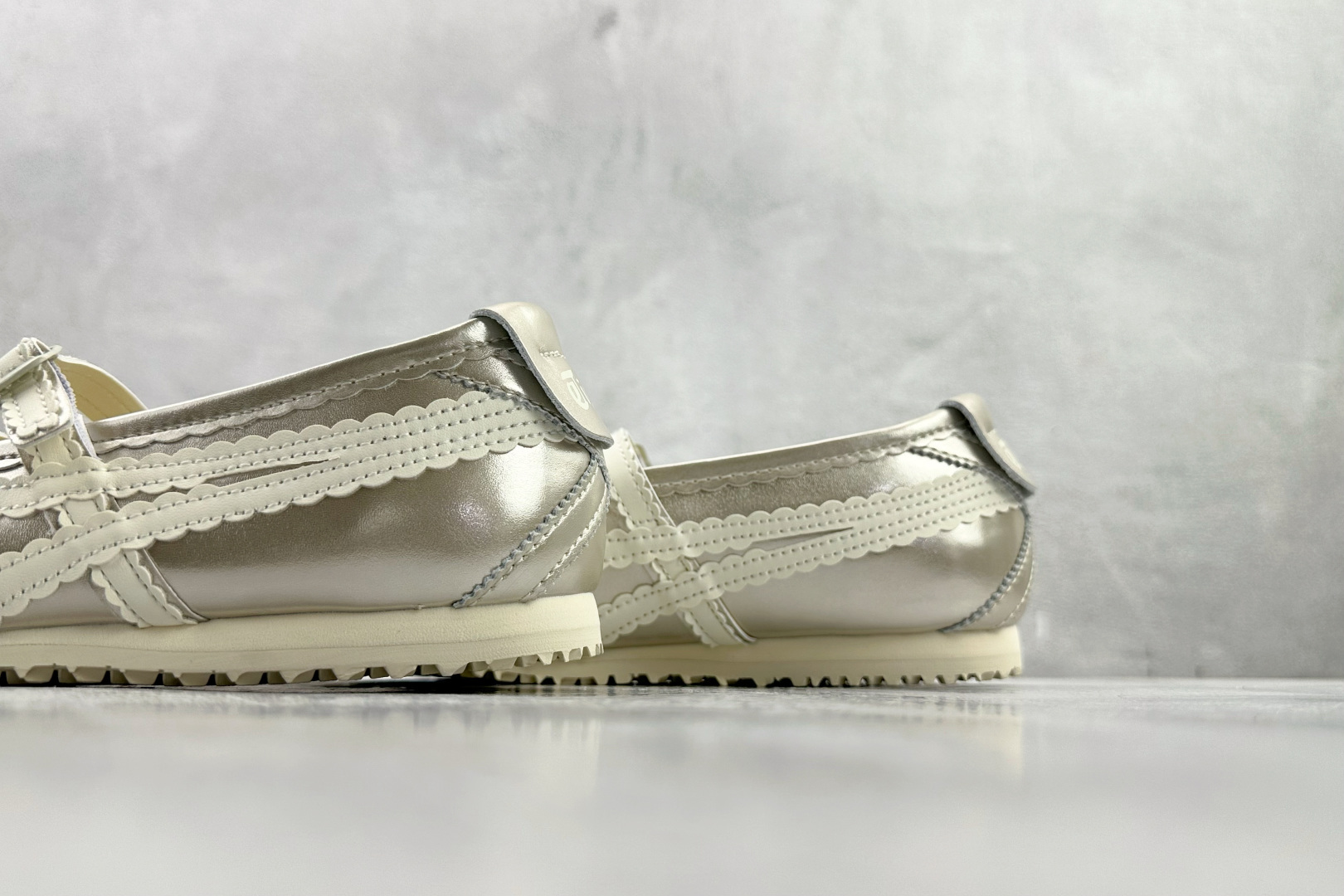 160 渠道特供 Onitsuka Tiger鬼塚虎 MEXICO 66 TGRS 金色 1182A708-250