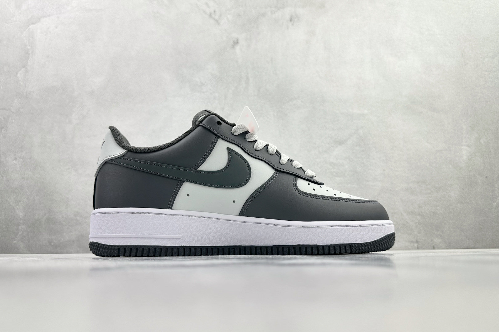 Nike Air Force 1 '07 深灰白 FJ4146-004-Top High Quatity Cheap Sneakers Fashion Clothing Clothes Bags handbags Shoes of all Brand wholesale With The best Quality And Beautiful Price from China Factory Chinese suppliers wholesaler seller Nike Air Force 1 '07 深灰白 FJ4146-004