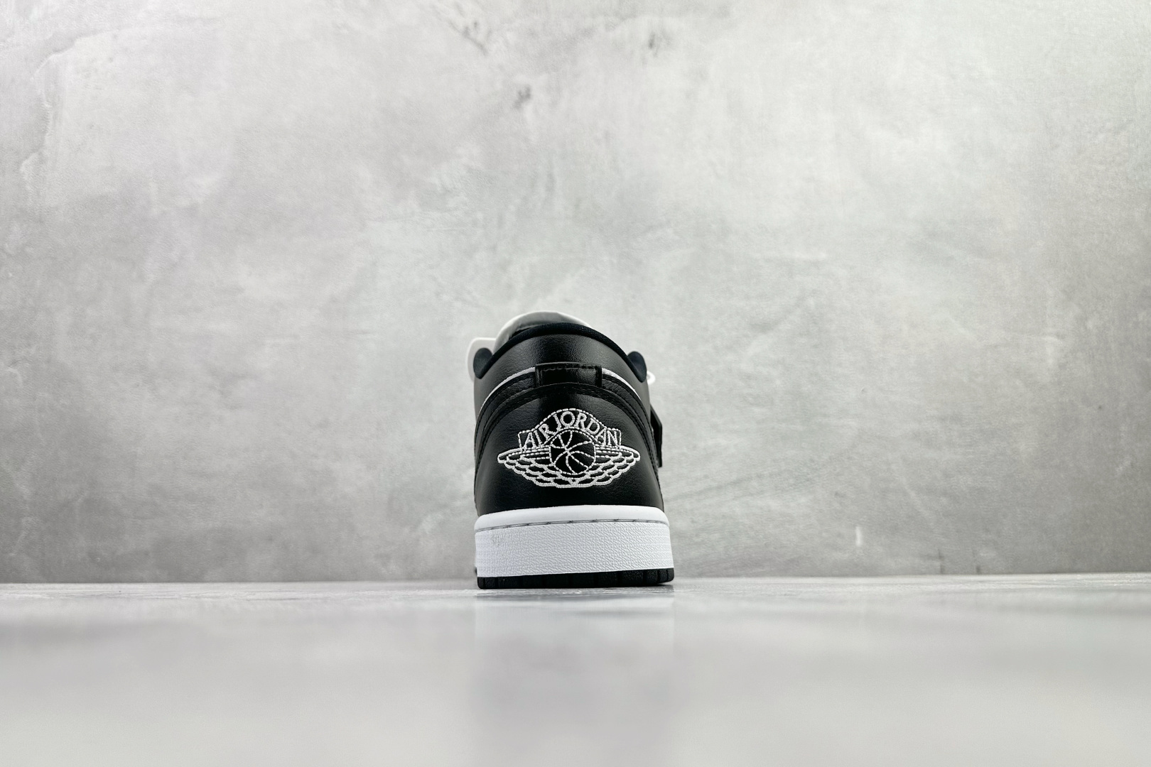 210 Jordan Air Jordan 1 ”Panda” 熊猫 黑白 DC0774-101-Chinese UA Cheap High Quatity Brand Clothes Bags handbags Sneakers wholesale wholesaler seller from China Factory suppliers Fashion Clothing Shoes best Quality Beautiful Price 210 Jordan Air Jordan 1 ”Panda” 熊猫 黑白 DC0774-101