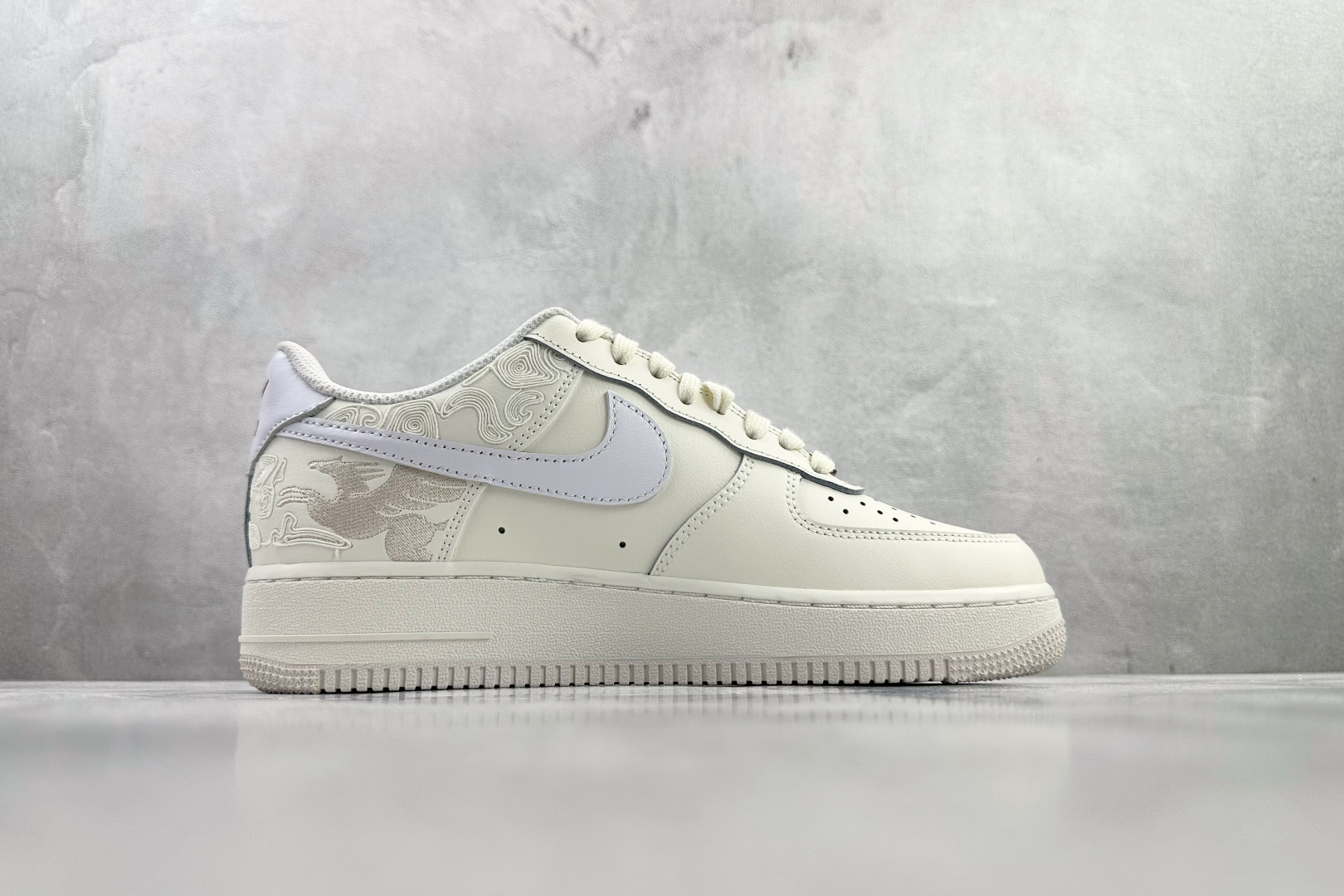 230 Nike Air Force 1 '07 Pegasus Pack 马年限定 CNY新年款 白色 IQ1119-011-Chinese UA Cheap High Quatity Brand Clothes Bags handbags Sneakers wholesale wholesaler seller from China Factory suppliers Fashion Clothing Shoes best Quality Beautiful Price 230 Nike Air Force 1 '07 Pegasus Pack 马年限定 CNY新年款 白色 IQ1119-011