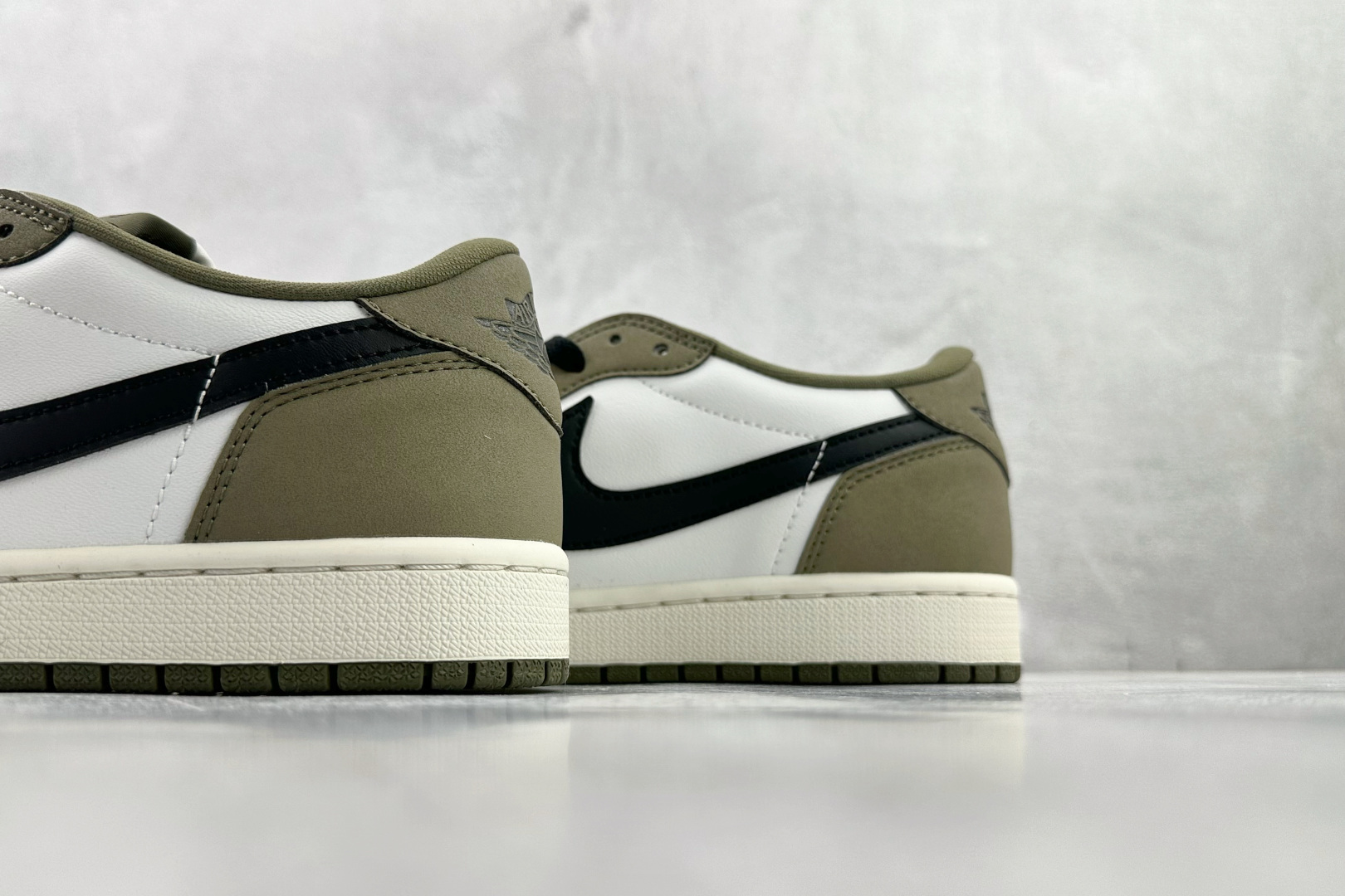 Jordan Air Jordan 1 Retro Low 橄榄绿 HQ6998-200-Top High Quatity Cheap Sneakers Fashion Clothing Clothes Bags handbags Shoes of all Brand wholesale With The best Quality And Beautiful Price from China Factory Chinese suppliers wholesaler seller Jordan Air Jordan 1 Retro Low 橄榄绿 HQ6998-200