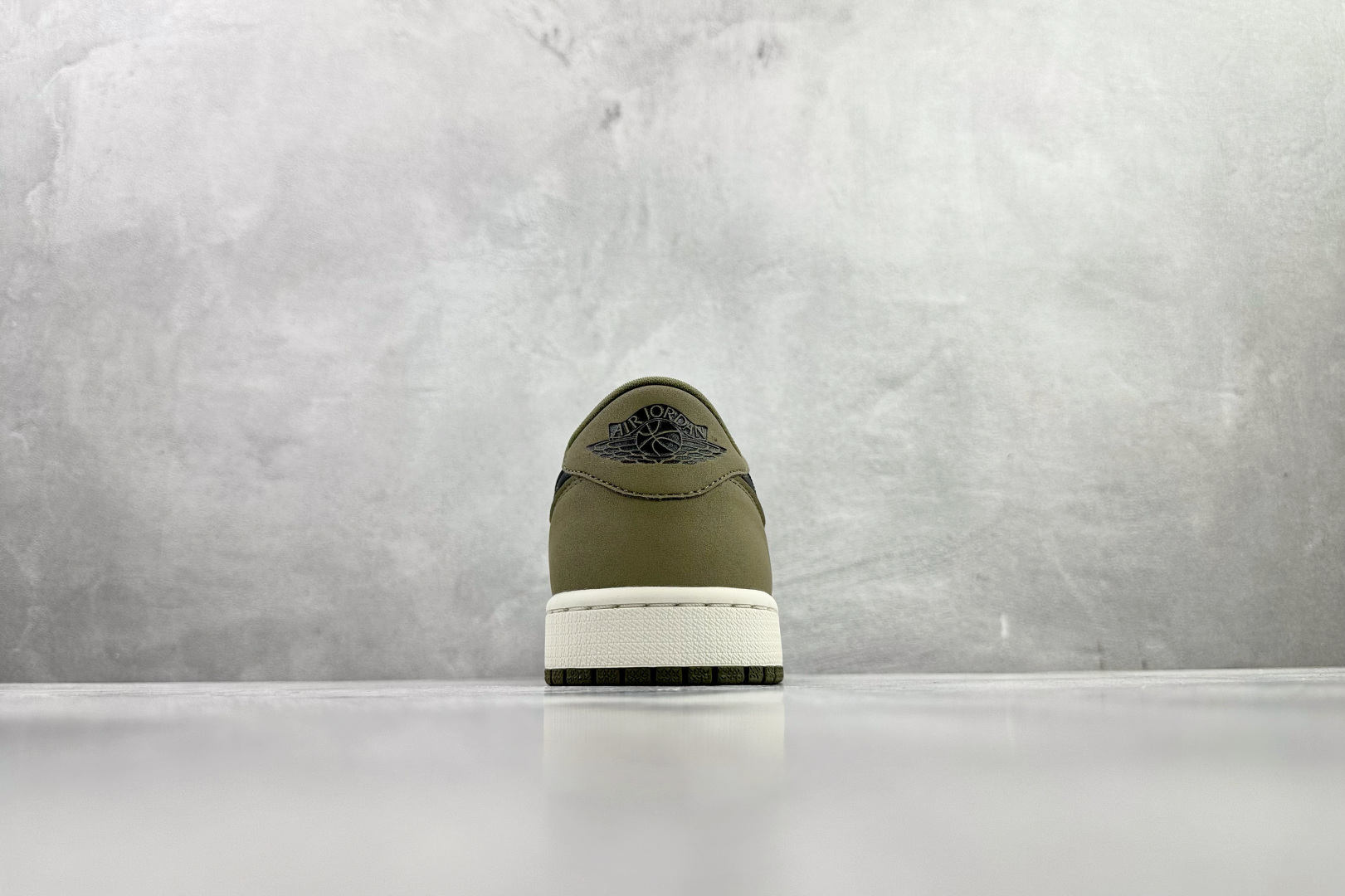 Jordan Air Jordan 1 Retro Low 橄榄绿 HQ6998-200-Top High Quatity Cheap Sneakers Fashion Clothing Clothes Bags handbags Shoes of all Brand wholesale With The best Quality And Beautiful Price from China Factory Chinese suppliers wholesaler seller Jordan Air Jordan 1 Retro Low 橄榄绿 HQ6998-200