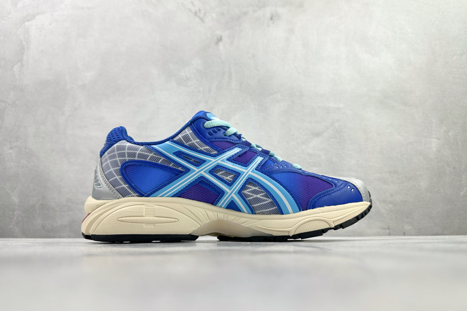 210 外贸订单 配色齐全 正确版本 完美还原 KITH x MARVEL x ASICS GEL-Nimbus 10.1 vs Capcom Mega Man 蓝色 MVC012398-Chinese UA Cheap High Quatity Brand Clothes Bags handbags Sneakers wholesale wholesaler seller from China Factory suppliers Fashion Clothing Shoes best Quality Beautiful Price 210 外贸订单 配色齐全 正确版本 完美还原 KITH x MARVEL x ASICS GEL-Nimbus 10.1 vs Capcom Mega Man 蓝色 MVC012398