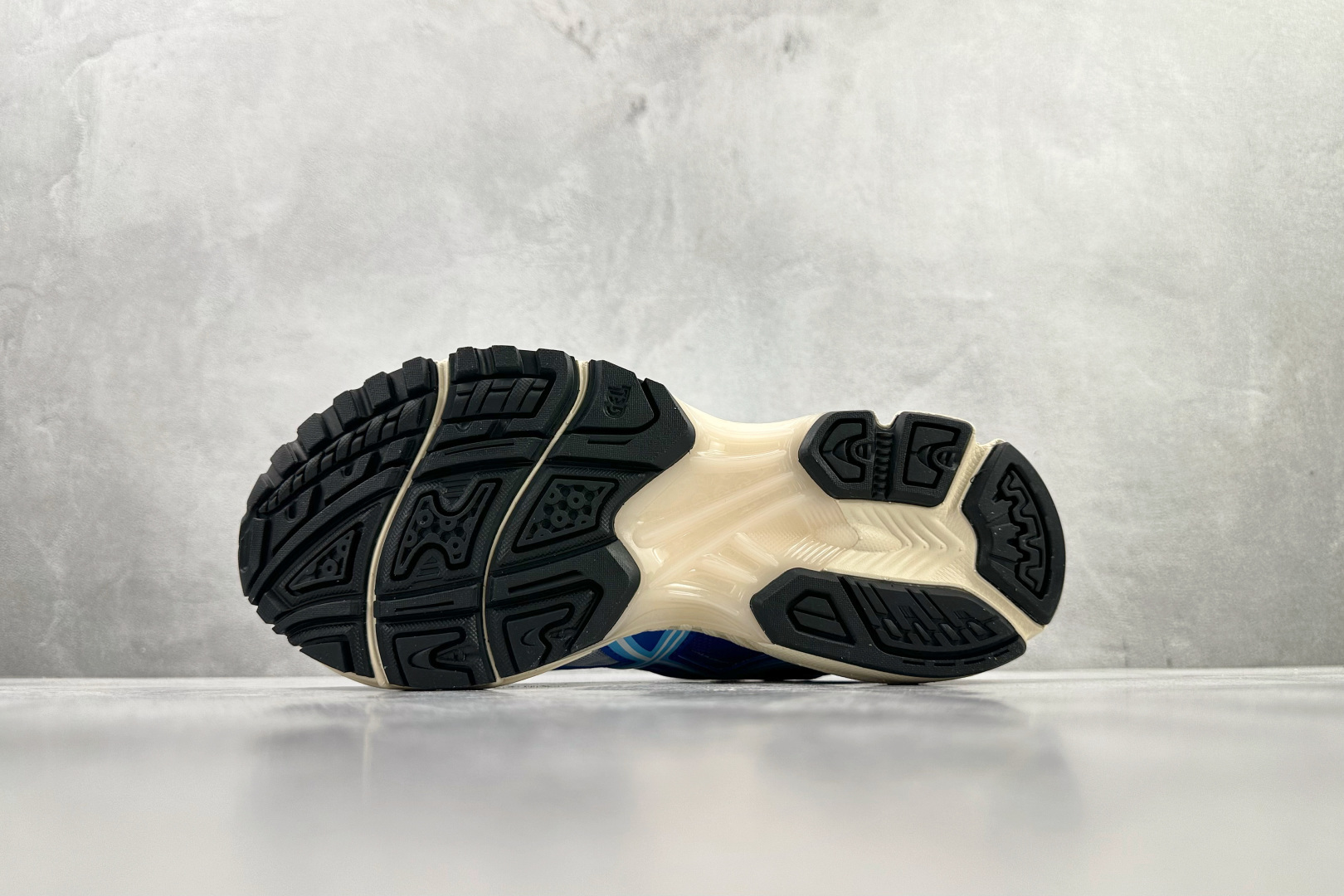 210 外贸订单 配色齐全 正确版本 完美还原 KITH x MARVEL x ASICS GEL-Nimbus 10.1 vs Capcom Mega Man 蓝色 MVC012398-Chinese UA Cheap High Quatity Brand Clothes Bags handbags Sneakers wholesale wholesaler seller from China Factory suppliers Fashion Clothing Shoes best Quality Beautiful Price 210 外贸订单 配色齐全 正确版本 完美还原 KITH x MARVEL x ASICS GEL-Nimbus 10.1 vs Capcom Mega Man 蓝色 MVC012398