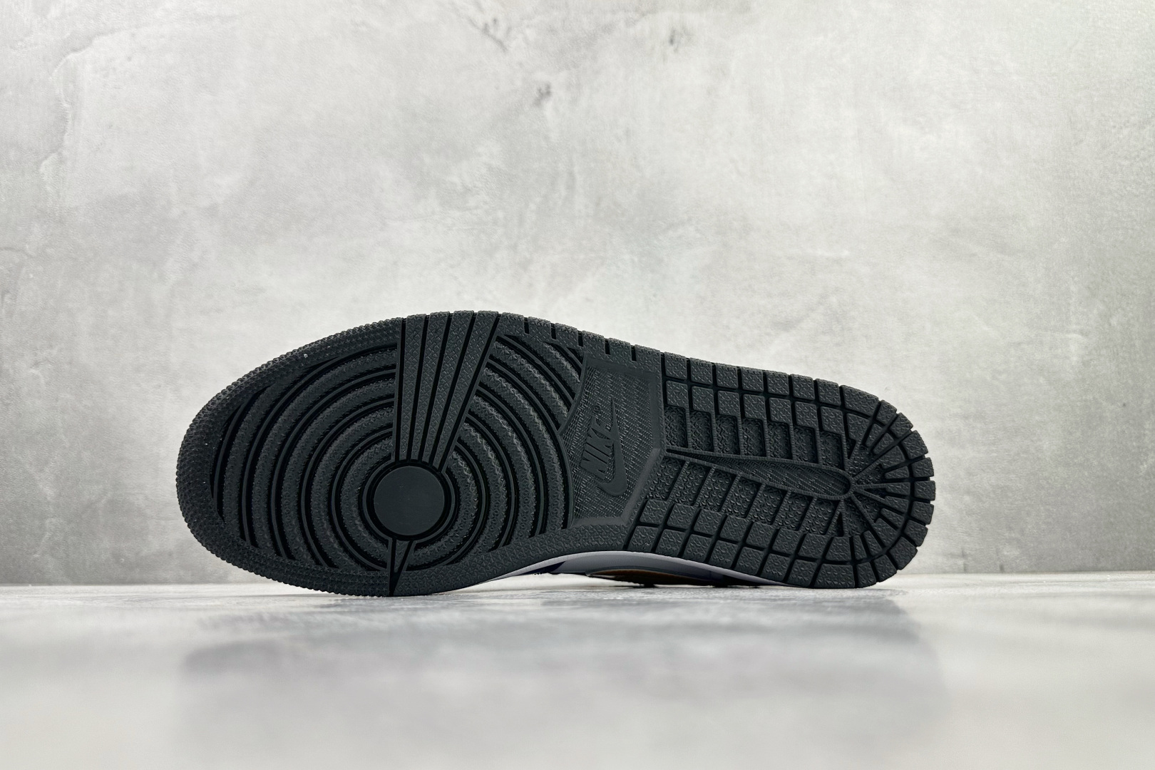 Jordan Air Jordan 1 SE 紫色 IQ9389-547-Top High Quatity Cheap Sneakers Fashion Clothing Clothes Bags handbags Shoes of all Brand wholesale With The best Quality And Beautiful Price from China Factory Chinese suppliers wholesaler seller Jordan Air Jordan 1 SE 紫色 IQ9389-547