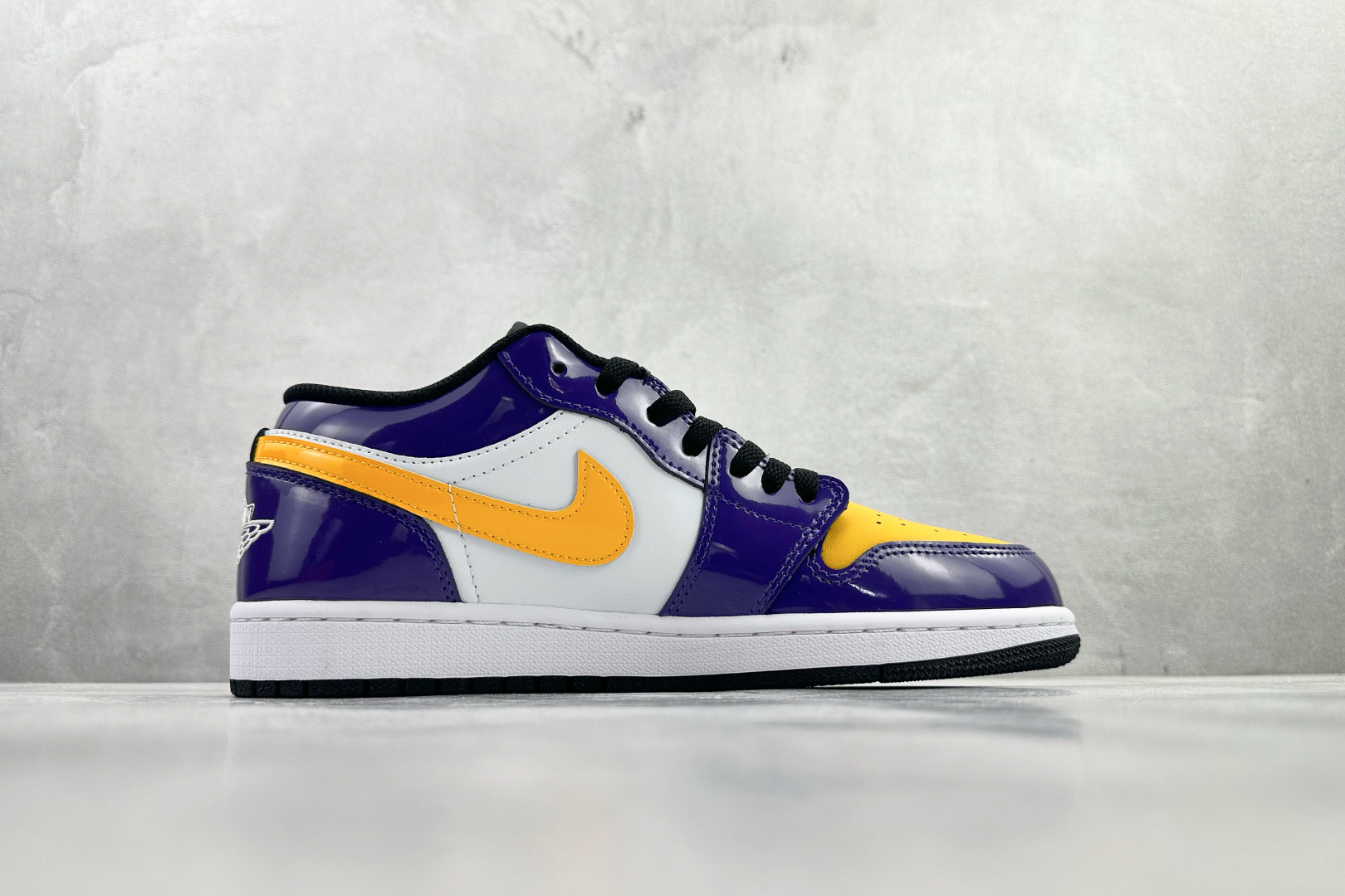 Jordan Air Jordan 1 SE 紫色 IQ9389-547-Top High Quatity Cheap Sneakers Fashion Clothing Clothes Bags handbags Shoes of all Brand wholesale With The best Quality And Beautiful Price from China Factory Chinese suppliers wholesaler seller Jordan Air Jordan 1 SE 紫色 IQ9389-547