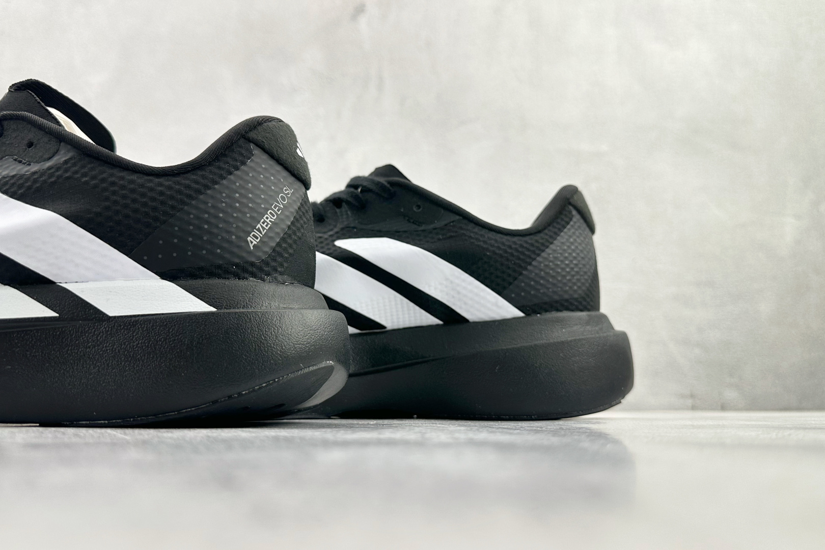 adidas Adizero Evo SL 黑白 KJ3595
