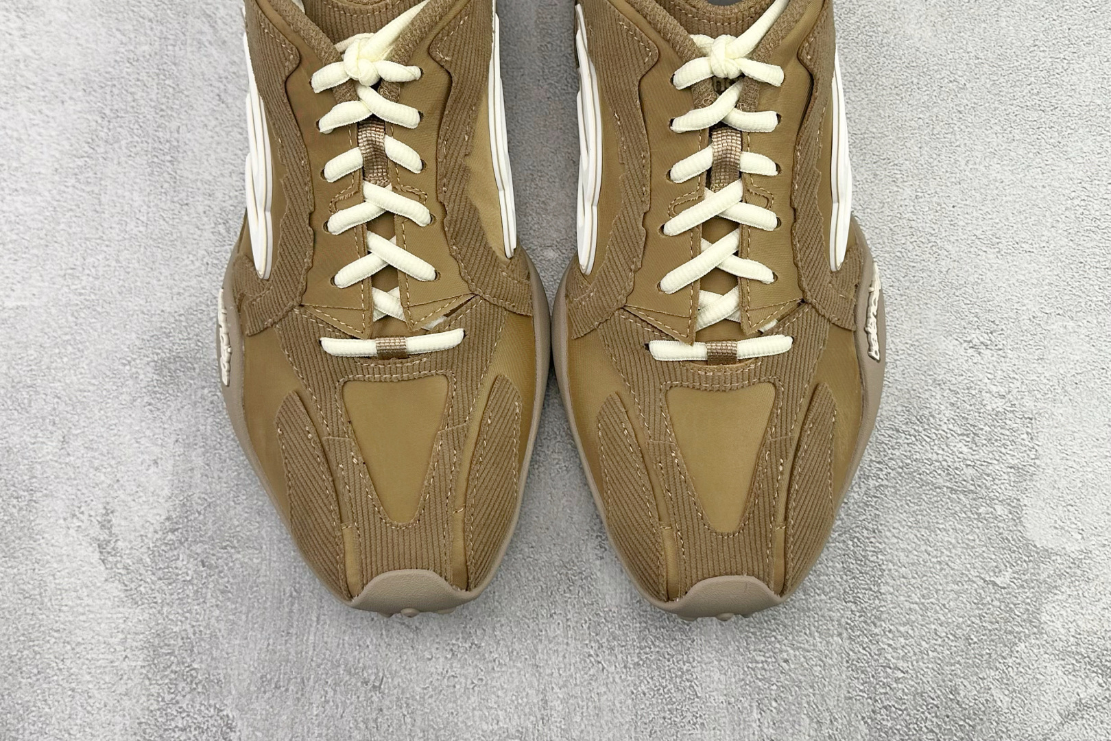 300 最新外贸批次 Balenciaga巴黎世家 Monday Ultra 米色 853505WMNDI