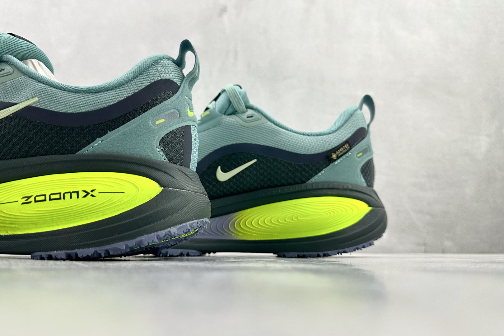 200 东南亚订单 Nike Vomero 18 GORE-TEX 海藻绿 HQ7001-300
