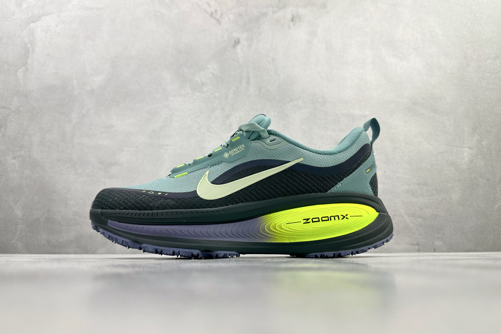 200 东南亚订单 Nike Vomero 18 GORE-TEX 海藻绿 HQ7001-300