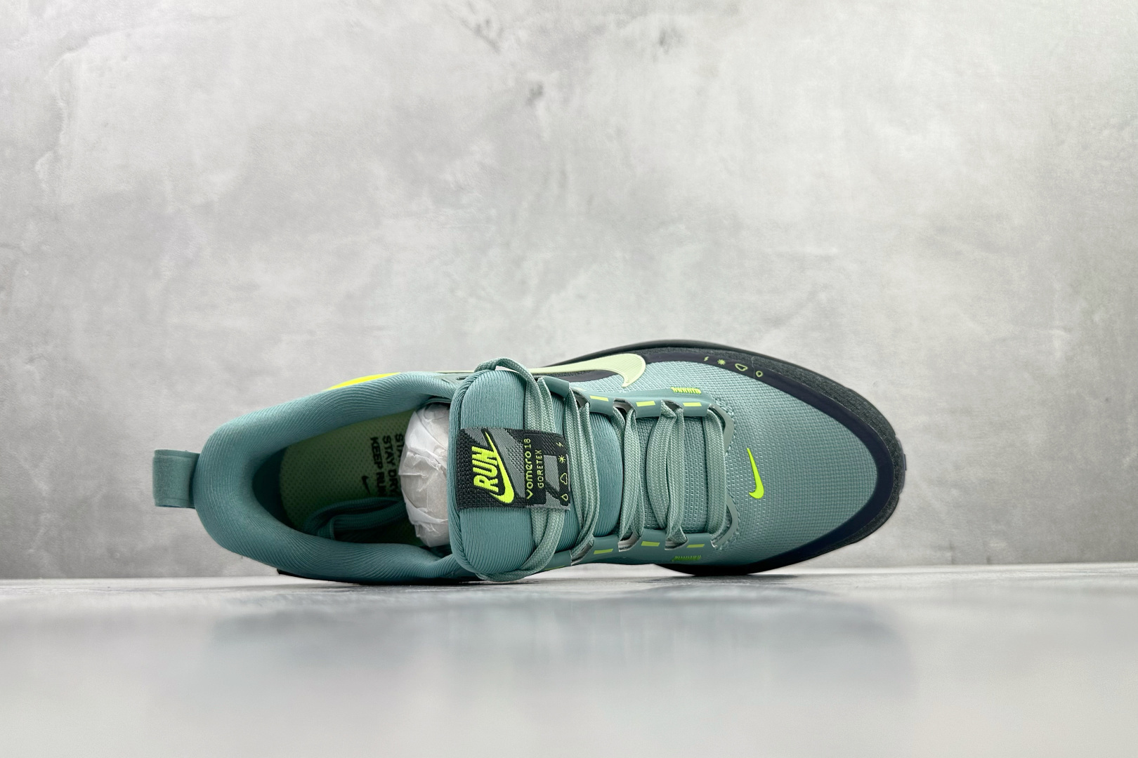 200 东南亚订单 Nike Vomero 18 GORE-TEX 海藻绿 HQ7001-300