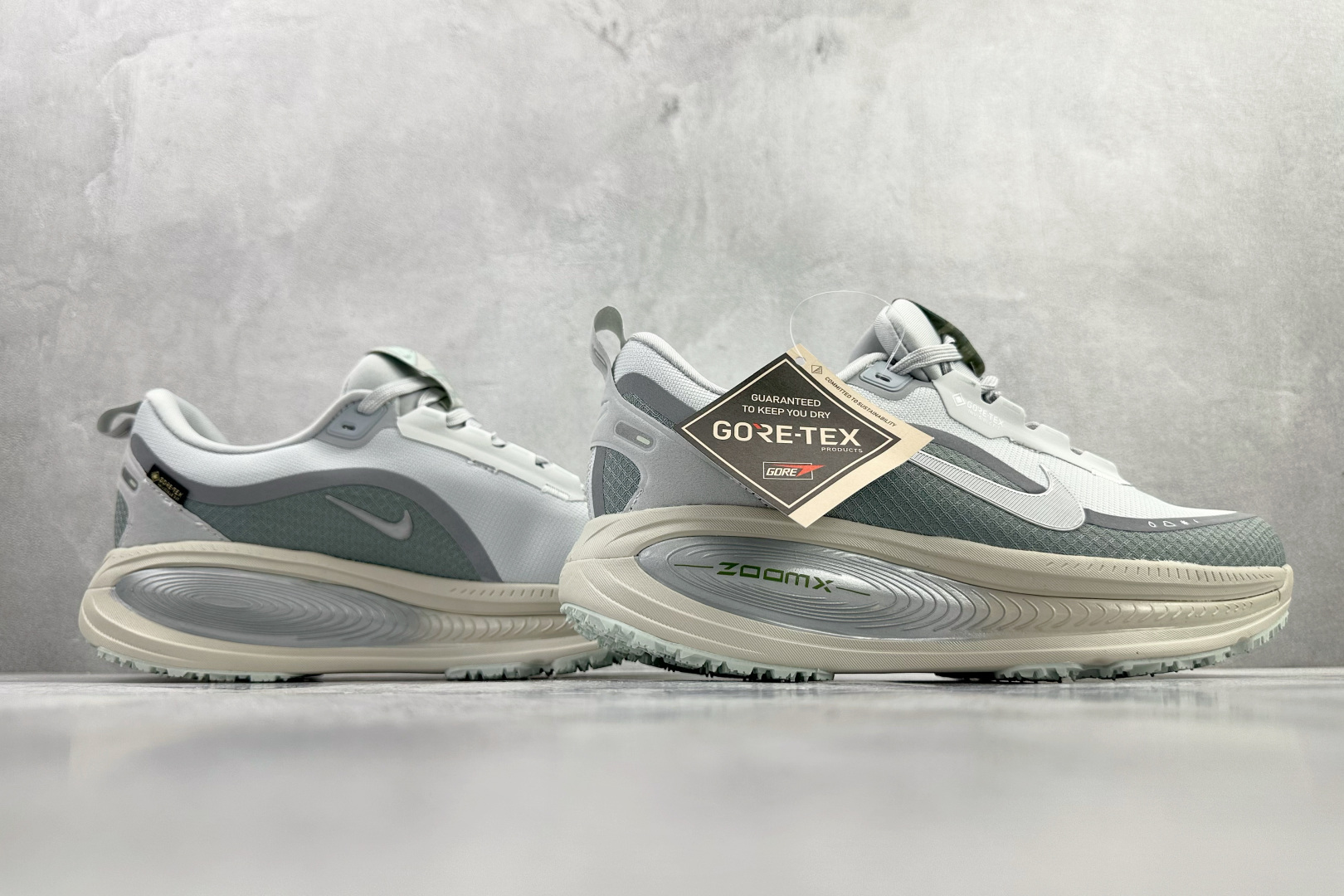 东南亚订单 Nike Vomero 18 GORE-TEX 浅灰色 HQ7001-003