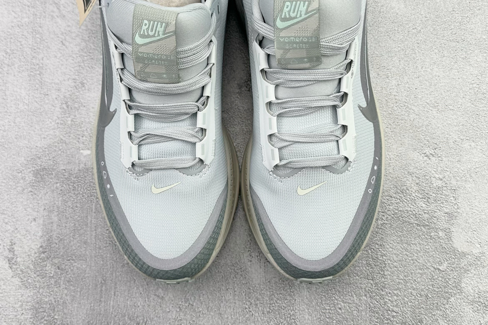 东南亚订单 Nike Vomero 18 GORE-TEX 浅灰色 HQ7001-003