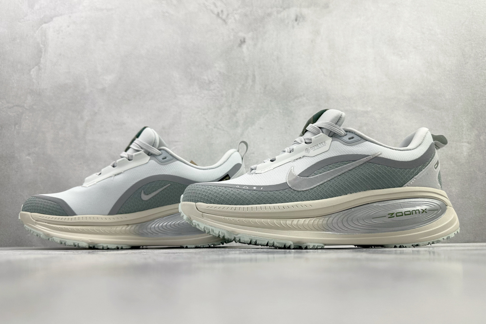 东南亚订单 Nike Vomero 18 GORE-TEX 浅灰色 HQ7001-003