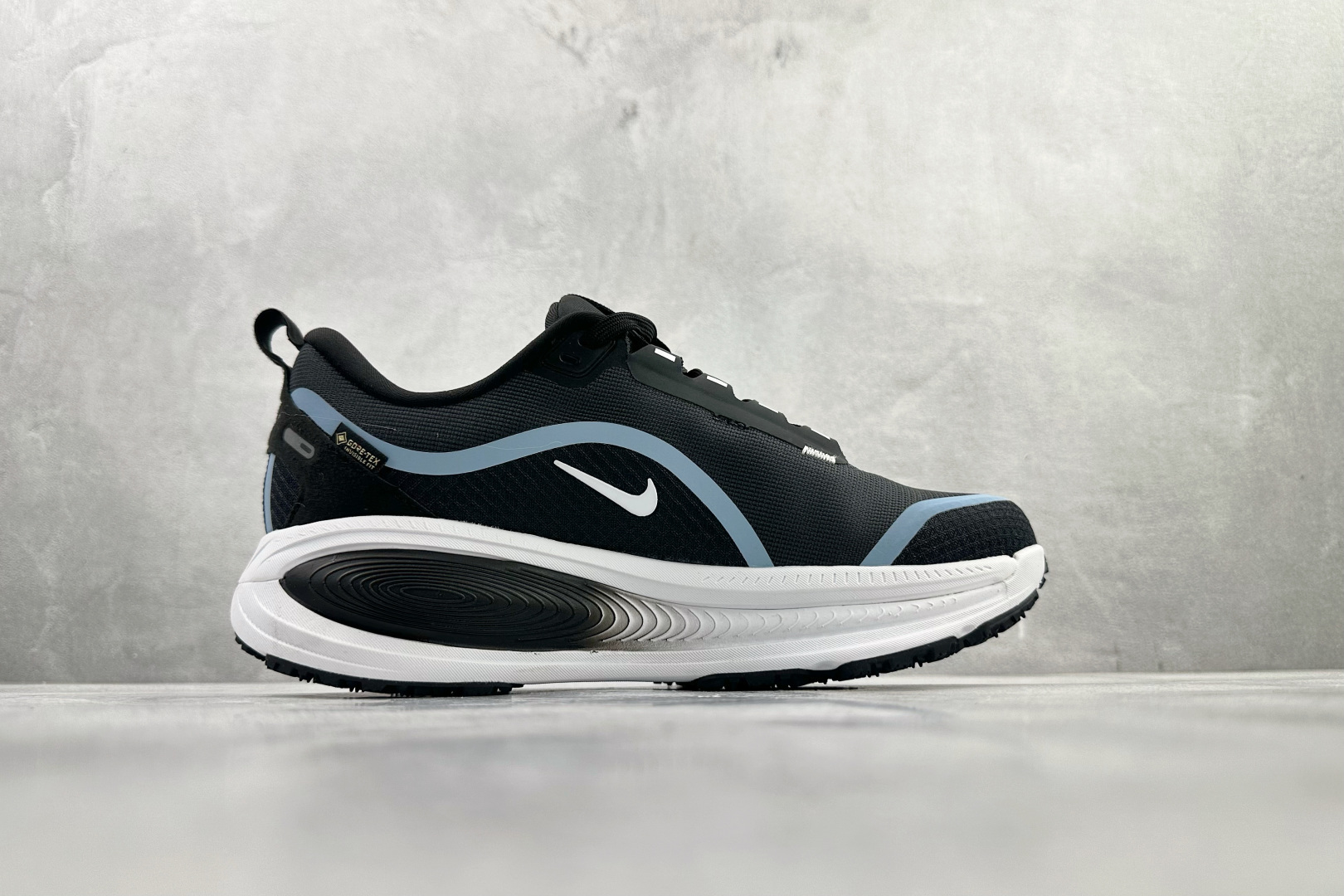 东南亚订单 Nike Vomero 18 GORE-TEX 墨绿 HQ7002-002