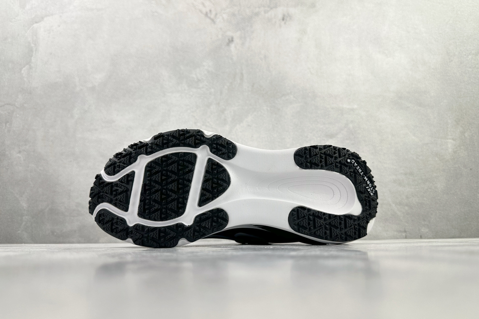 东南亚订单 Nike Vomero 18 GORE-TEX 墨绿 HQ7002-002