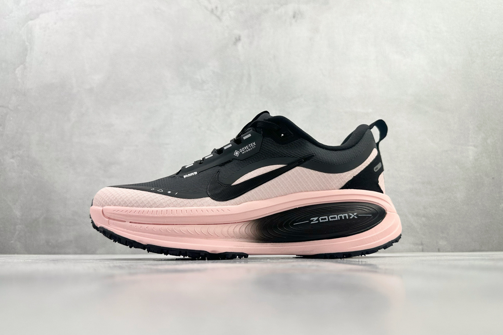 200 东南亚订单 Nike Vomero 18 GORE-TEX 黑粉 HQ7002-003