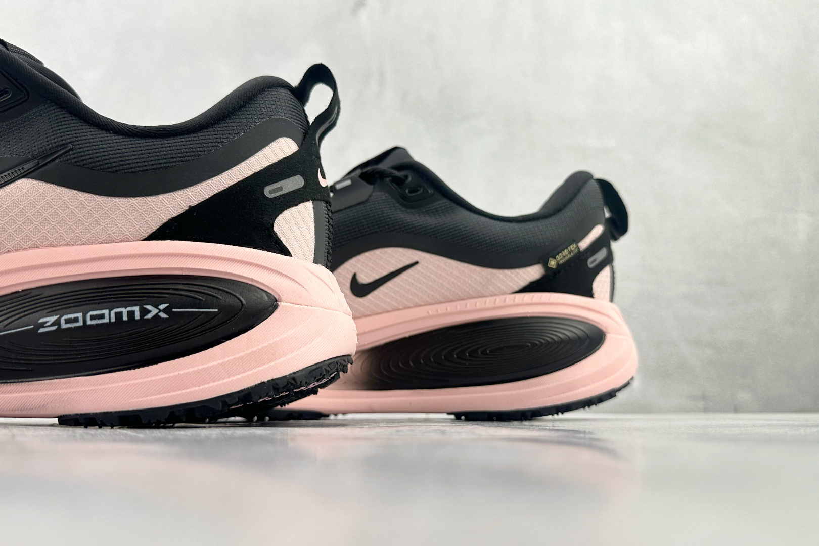 200 东南亚订单 Nike Vomero 18 GORE-TEX 黑粉 HQ7002-003