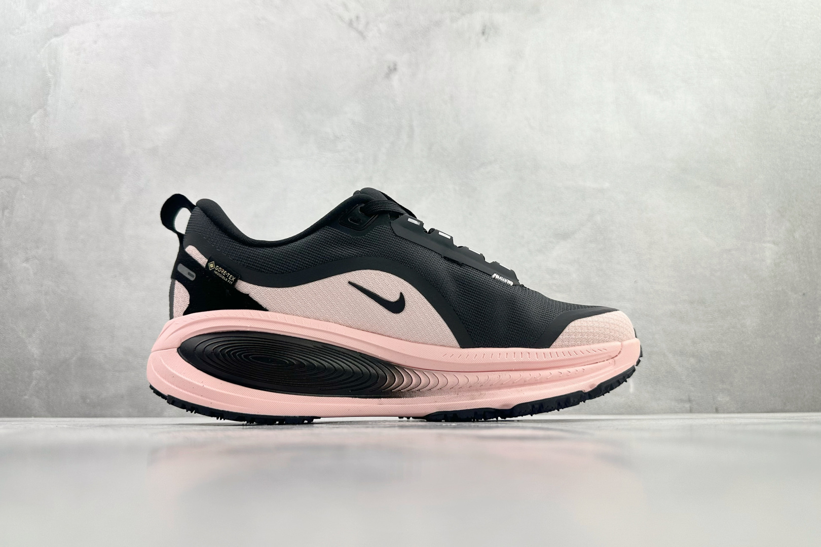 200 东南亚订单 Nike Vomero 18 GORE-TEX 黑粉 HQ7002-003