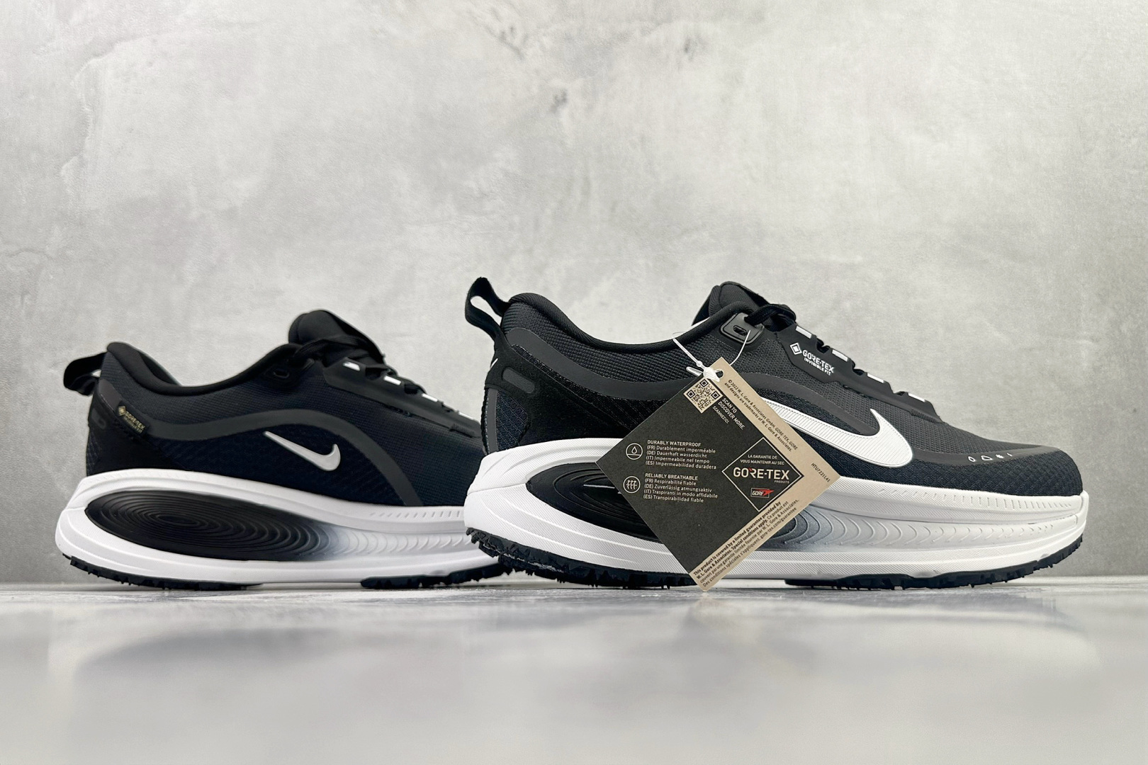 东南亚订单 Nike Vomero 18 GORE-TEX 黑白 HQ7001-002-Top High Quatity Cheap Sneakers Fashion Clothing Clothes Bags handbags Shoes of all Brand wholesale With The best Quality And Beautiful Price from China Factory Chinese suppliers wholesaler seller 东南亚订单 Nike Vomero 18 GORE-TEX 黑白 HQ7001-002