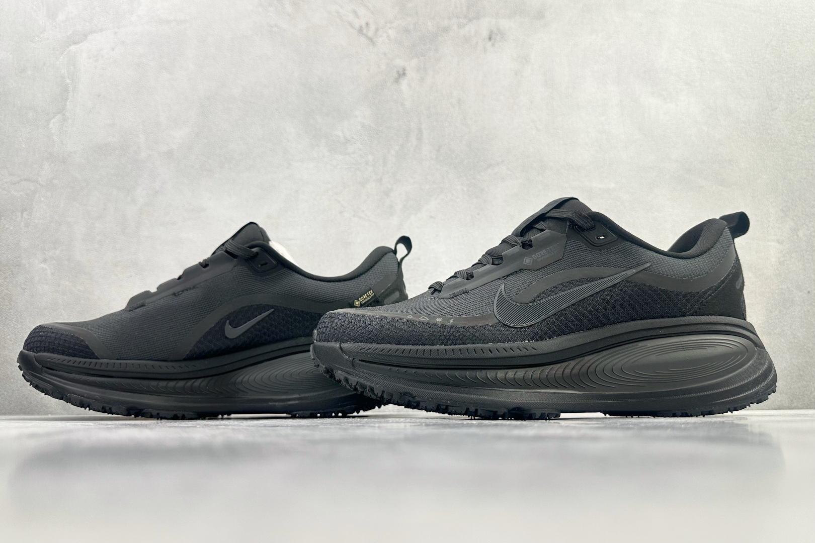 东南亚订单 Nike Vomero 18 GORE-TEX 黑色 HQ7001-001-Top High Quatity Cheap Sneakers Fashion Clothing Clothes Bags handbags Shoes of all Brand wholesale With The best Quality And Beautiful Price from China Factory Chinese suppliers wholesaler seller 东南亚订单 Nike Vomero 18 GORE-TEX 黑色 HQ7001-001