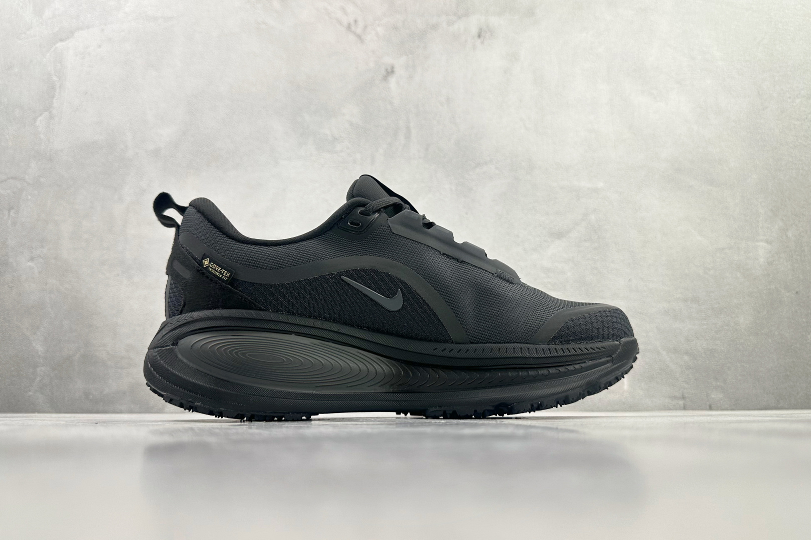 东南亚订单 Nike Vomero 18 GORE-TEX 黑色 HQ7001-001-Top High Quatity Cheap Sneakers Fashion Clothing Clothes Bags handbags Shoes of all Brand wholesale With The best Quality And Beautiful Price from China Factory Chinese suppliers wholesaler seller 东南亚订单 Nike Vomero 18 GORE-TEX 黑色 HQ7001-001