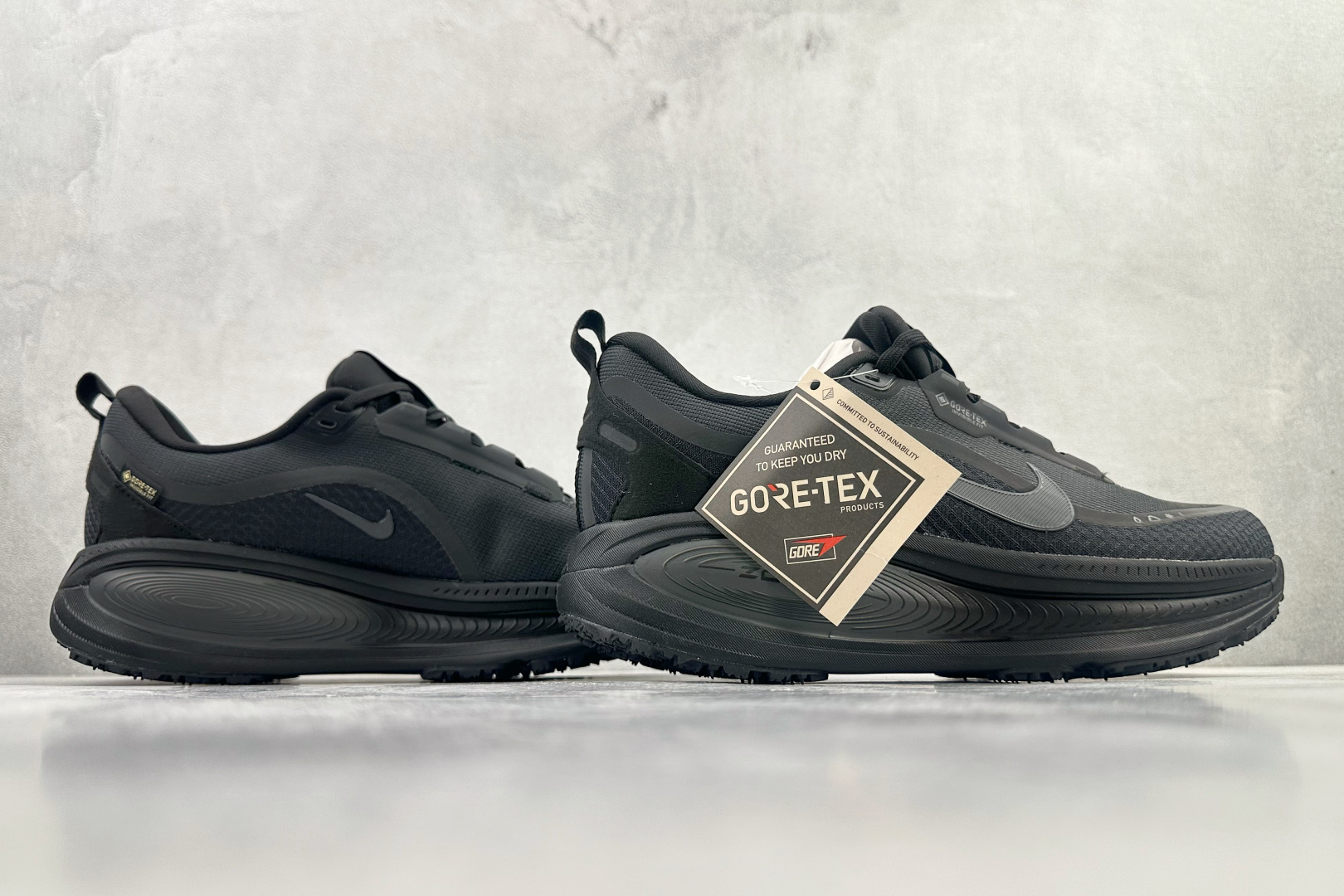 东南亚订单 Nike Vomero 18 GORE-TEX 黑色 HQ7001-001-Top High Quatity Cheap Sneakers Fashion Clothing Clothes Bags handbags Shoes of all Brand wholesale With The best Quality And Beautiful Price from China Factory Chinese suppliers wholesaler seller 东南亚订单 Nike Vomero 18 GORE-TEX 黑色 HQ7001-001