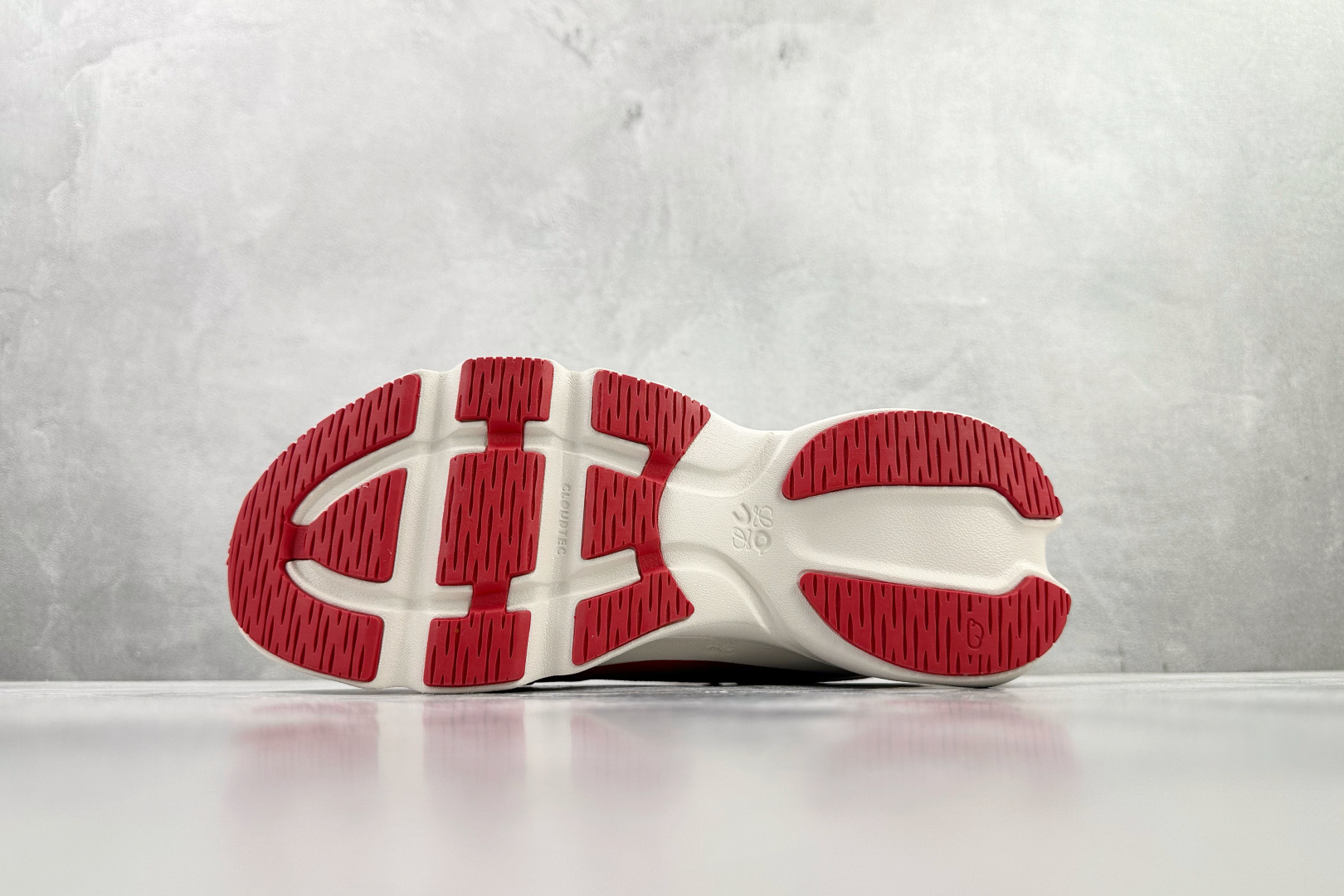 【ON东莞版】开发数月 年末重磅来袭 正确细节 完美还原 LOEWE罗意威 x ON昂跑 联名款 Clo