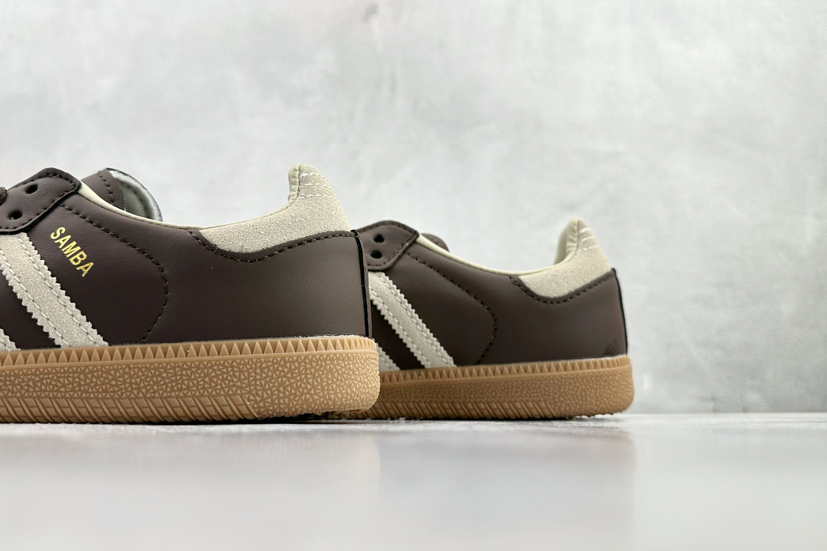 出口订单 adidas originals SAMBA 棕色 ID1481-Top High Quatity Cheap Sneakers Fashion Clothing Clothes Bags handbags Shoes of all Brand wholesale With The best Quality And Beautiful Price from China Factory Chinese suppliers wholesaler seller 出口订单 adidas originals SAMBA 棕色 ID1481