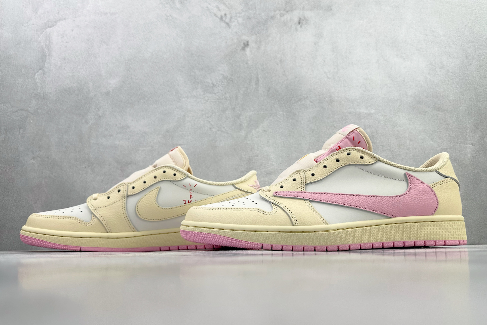 外贸专供 Travis Scott x Jordan Air Jordan 1 倒钩 柔粉色 IQ760-100-Top High Quatity Cheap Sneakers Fashion Clothing Clothes Bags handbags Shoes of all Brand wholesale With The best Quality And Beautiful Price from China Factory Chinese suppliers wholesaler seller 外贸专供 Travis Scott x Jordan Air Jordan 1 倒钩 柔粉色 IQ760-100