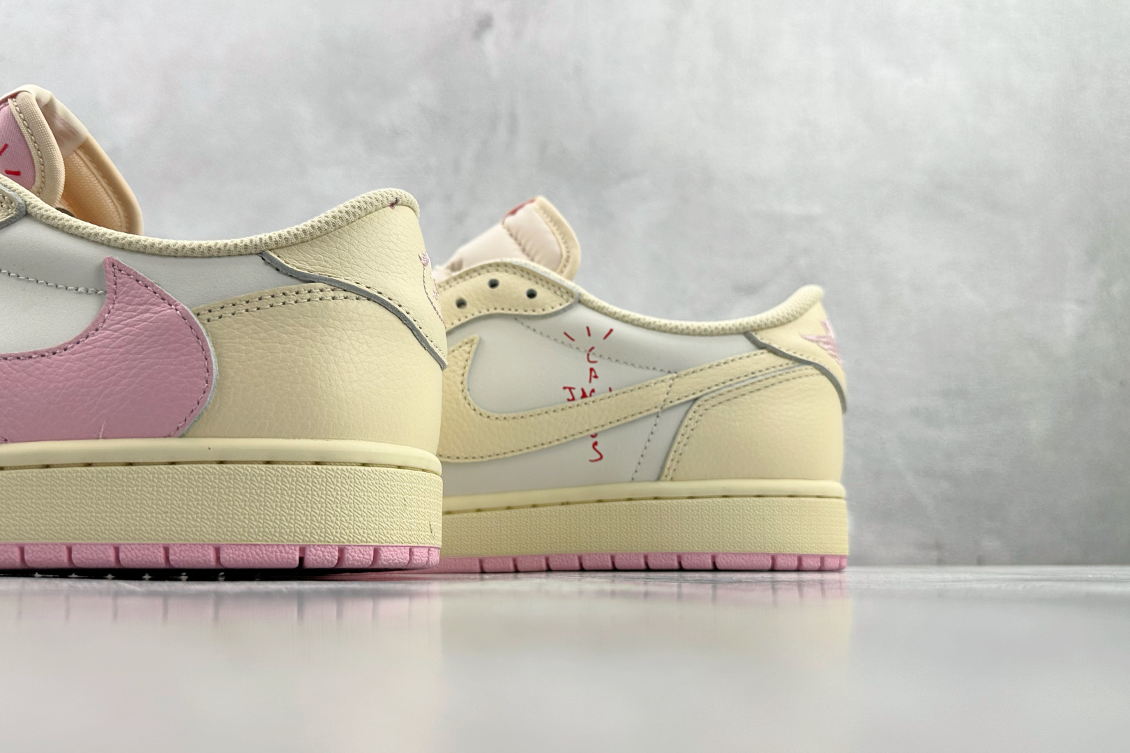 外贸专供 Travis Scott x Jordan Air Jordan 1 倒钩 柔粉色 IQ760-100-Top High Quatity Cheap Sneakers Fashion Clothing Clothes Bags handbags Shoes of all Brand wholesale With The best Quality And Beautiful Price from China Factory Chinese suppliers wholesaler seller 外贸专供 Travis Scott x Jordan Air Jordan 1 倒钩 柔粉色 IQ760-100