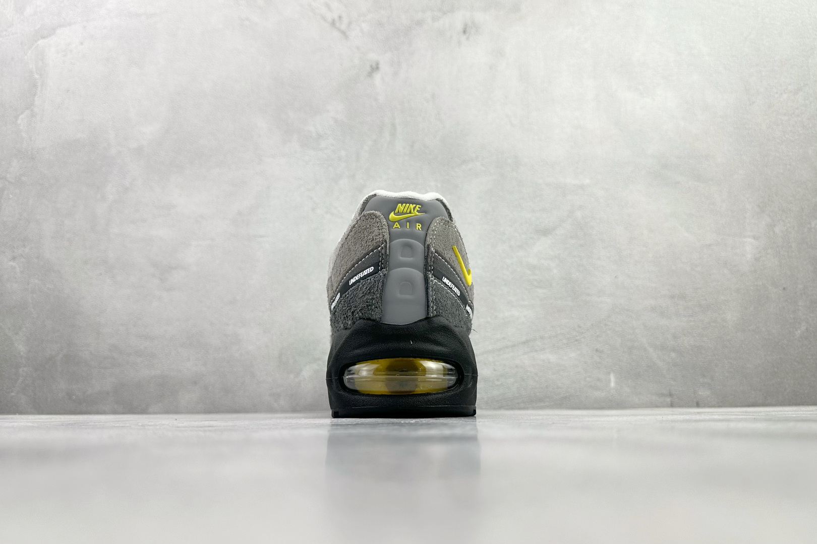 原厂特供 UNDEFEATED x Nike Air Max 95 SP 上海限定 灰黄 IB4523-002