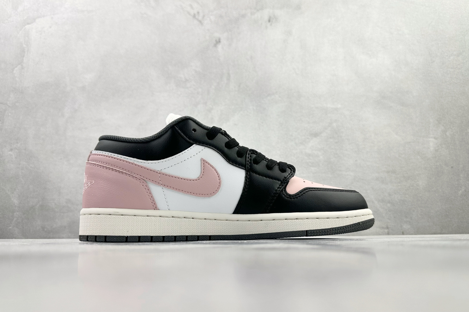 Jordan Air Jordan 1 Low 暴力粉 553560-044