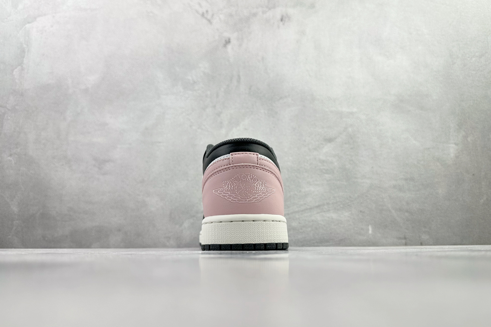 Jordan Air Jordan 1 Low 暴力粉 553560-044