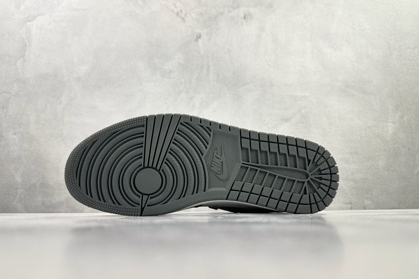 Jordan Air Jordan 1 Low 暴力粉 553560-044