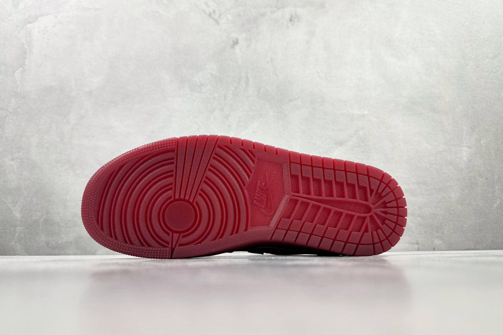 综合版 Jordan Air Jordan 1 口红印花 红色 IB7012-600-Top High Quatity Cheap Sneakers Fashion Clothing Clothes Bags handbags Shoes of all Brand wholesale With The best Quality And Beautiful Price from China Factory Chinese suppliers wholesaler seller 综合版 Jordan Air Jordan 1 口红印花 红色 IB7012-600