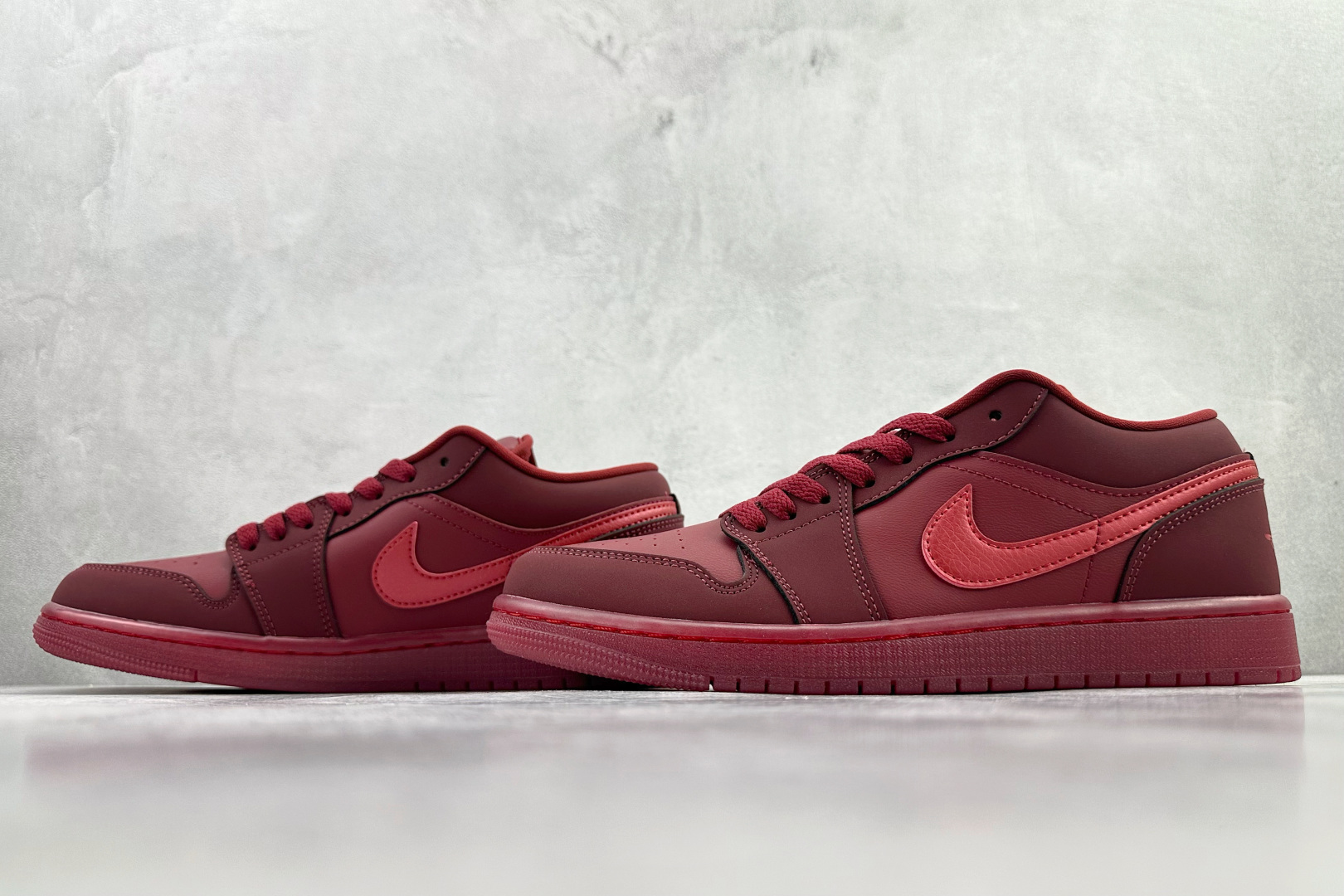 综合版 Jordan Air Jordan 1 口红印花 红色 IB7012-600-Top High Quatity Cheap Sneakers Fashion Clothing Clothes Bags handbags Shoes of all Brand wholesale With The best Quality And Beautiful Price from China Factory Chinese suppliers wholesaler seller 综合版 Jordan Air Jordan 1 口红印花 红色 IB7012-600