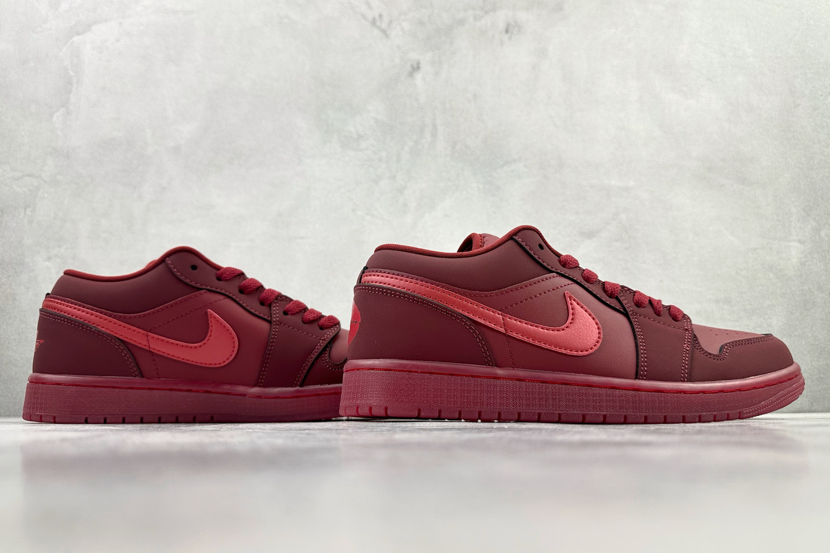 综合版 Jordan Air Jordan 1 口红印花 红色 IB7012-600-Top High Quatity Cheap Sneakers Fashion Clothing Clothes Bags handbags Shoes of all Brand wholesale With The best Quality And Beautiful Price from China Factory Chinese suppliers wholesaler seller 综合版 Jordan Air Jordan 1 口红印花 红色 IB7012-600
