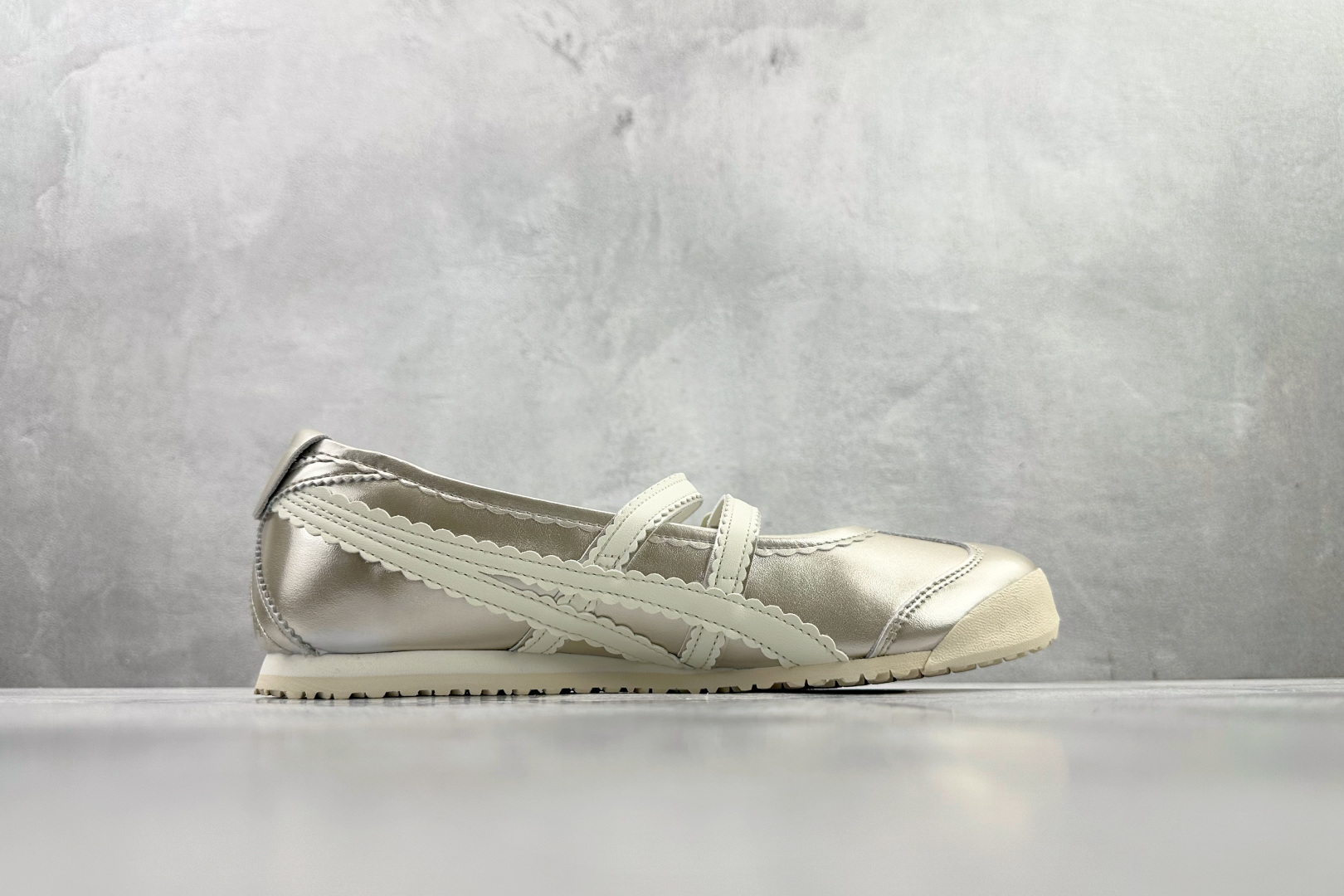 160 Onitsuka Tiger鬼塚虎 MEXICO 66 TGRS 金色 1182A708-250-Chinese UA Cheap High Quatity Brand Clothes Bags handbags Sneakers wholesale wholesaler seller from China Factory suppliers Fashion Clothing Shoes best Quality Beautiful Price 160 Onitsuka Tiger鬼塚虎 MEXICO 66 TGRS 金色 1182A708-250